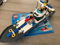 Police Boat. Set complet en très bon état avec notice. Pas de boite.