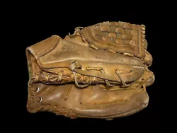 Vintage youth Rawlings Baseball Glove GJ555 9” Right Hand Throw Regis Jackson Vintage used condition, see photos.