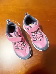 Merrill Pink Kids Outback Mid Rise Booties. Condition is Pre-owned. Shipped with USPS Priority Mail.