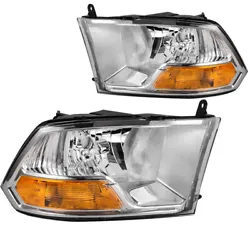 A pair headlights（both driver & passenger sides）.