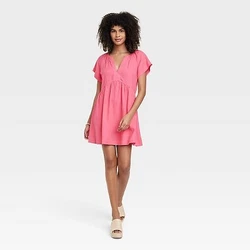 •Universal Thread raglan-sleeve dress •V-neckline •Mini length •Soft fabric •Cinches along the waist ...