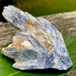 WEIGHT: 89g. COUNTRY OF ORIGIN: Austria.