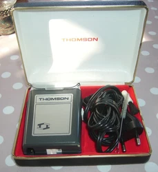 ANCIEN RASOIR ELECTRIQUE THOMSON 1968 ( 3 EN 1 ) DANS SA BOITE ET FONCTIONNE..