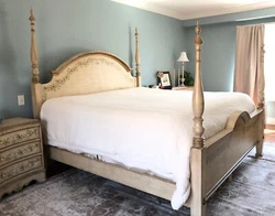 French Country Ling  Bed Furniture  Original owner purchased from Domain store. 4 poster king size bed. Bed overall:...