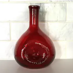 Listed is a Vintage Red Crackle Glass Pinched Hand Blown Bottle Decanter Vase. This vase is in good pre-owned condition...