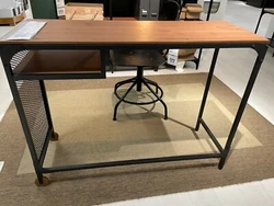The casters allow you to easily move the laptop table and use it where you like. Check regularly that all assembly...