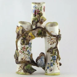 Joli vase triple ancien en faïence parAngelo Minghetti à Bologne en Italie. Beautiful antique earthenware triple vase...