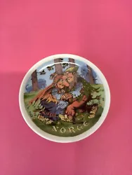 This Nord Souvenir Small Plate Norge is a must-have for collectors and enthusiasts of unique decorative items. The...