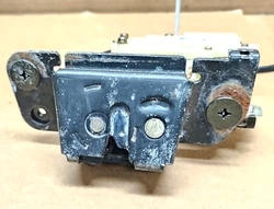                    2005-2008 AUDI A4 REAR TRUNK LID LOCK LATCH PART NUMBER 4F5827505 OEM  THIS PART IS USED...