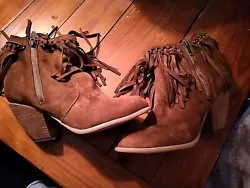 Nice used condition boots , you would receive the exact pair in the photos, thanks