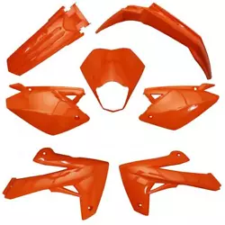 Kit carénage 7 pièces neuf de coloris orange brillant. SPO Moto Scooter. - Paire de cache latéraux arrières.