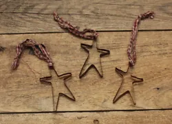 Rusty Star Orn ies. Set of 3 Lightweight Rusty Stars. Ideal for your Christmas tree.