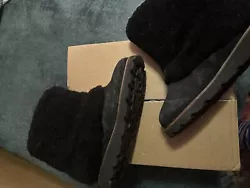 Black Uggs size 8 full with a full shearling cuff. All items come from a smoke free home. Please look at photos to see...