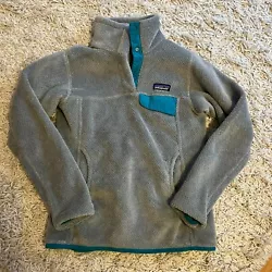 Size extra small, Excellent condition, hardly worn. Very soft fleece, so cozy and comfortable. Classic style. Outdoors,...