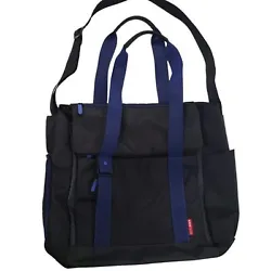 Perfect for the active parent, our ready-for-anything tote is a diaper bag and food storage tote in one. 