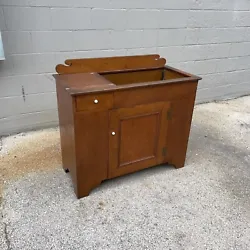 Antique dry sink with copper liner. In great condition it does have some smaller scratches but no chunks missing out of...