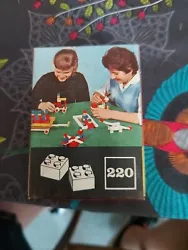 Lego 220 4 Tenons. Blanc boite jamais ouverte donc complète..rare entre 1959 et 1962... Rare de rare .