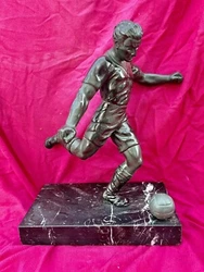 Statue sculpture footballeur sport Bronze regule Vert marbre art deco Un accord au marbre Possibilité d’envoi en...