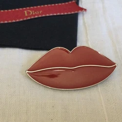 Cadeau VIP. Broche Dîör Polyvalente: Bijou de sac, épingle à foulard. Série Limitée.