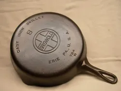 For your consideration is this estate find vintage Griswold number 8 cast iron skillet that appears in good condition...
