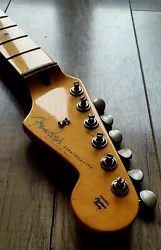 Manche fender stratocaster players 50s. Manche erable radius 9.5.