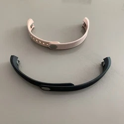 Bracelets pour montre connectée Fitbit Alta . - 2 bracelets : rose (avec traces d’usage voir photos) et...
