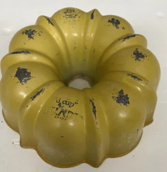 Vintage Retro Nordic Ware Baking Pan Nordicware Yellow Tube Bundt Cake 6 Cup USA. See photos for description and...