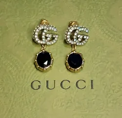 ▪︎GUCCI BOX & DUST POUCH INCLUDED. ▪︎EARRINGS HAVE GUCCI SIGNATURE. ▪︎COLOR - AGED GOLD / BLACK....