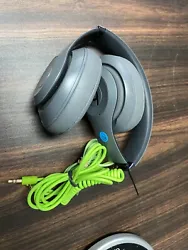 Beats by Dr. Dre Beats Studio3 Wireless Over-Ear Headphones – Gray Used.