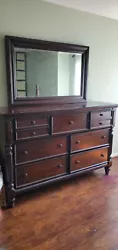 bedroom set queen used.