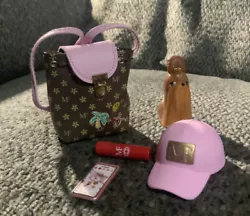 mini brands fashion series 2 Pink Hat, Mascara, Rose Gold Cell, Brown Dog and Purse. Never used .sold as lot