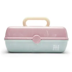 Everything is cuter in miniature form - including Caboodles! Think of the Pretty in Petite as the little sister to our...