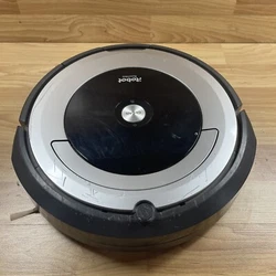 iRobot Roomba 690 Robotic Vacuum Cleaner Works But Bad Battery As Is For Parts. Appears to charge, then turns on and...