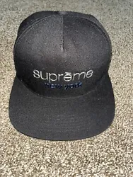 Supreme Chrome Classic Logo Snapback Hat in good condition. Black hat with silver chrome and blue chrome logo.