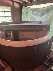 hot tub spa. Condition is Used. Shipped with USPS Priority Mail.
