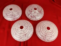 Très Belle Série de 4 Verreries de Lustre Art Déco en Pâte de Verre Rose. Douille de 2,5cm de diamètre. Envoi...