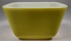 Pyrex 501b Fridgie. For your consideration, this lovely yellow Pyrex fridgie without lid. Excellent condition with...