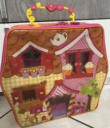 This Lalaloopsy Mini Doll House Carrying Case Playhouse is perfect for any young doll enthusiast. The set includes a...