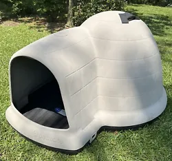 Indigo Petmate dog house, size Large, for pets 50-90 lbs, Microban protected/antimicrobial, good condition and clean....
