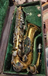 Vintage King Zephyr Saxophone READ ENTIRE DESCRIPTION! This entire piece is being sold as is because I am going to...