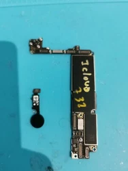 Carte Mère Apple iPhone 7 - 32 Go - noir  (Désimlocké) Icloud !.  Bloqué Icloud. Pour pièces ou réparation....