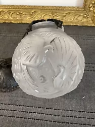 MULLER Frères Lunéville Globe Art Déco en verre pressé Lustre lampe Plafonnier Ancien. Très beau globe avec sa...
