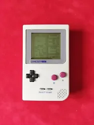Game Boy pocket collector DMG 01 FAT Grise.  Console Nintendo Game Boy. 100 % fonctionnel aucun problème aucun défaut...