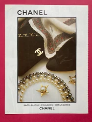 Publicité Chanel. Chanel advertising. fall winter 1980 - 1981. 31,5 x 24 cm. very good condition.