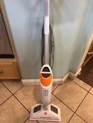 BISSELL 1940w PowerFresh 1500W Steam Mop - Used. Does not come with any floor cleaning pads, handle and bottom will be...
