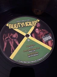 Etat vinyle VG. VG+ : Quelques traces sur vinyles et pochette. Mint : neuf. Bonnes enchères !