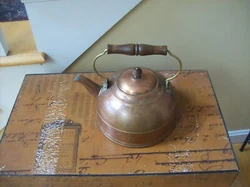 A VERY NICE ATTRACTIVE PIECE. A NICE COLLECTIBLE THAT IS AN EYE CATCHER AS WELL.