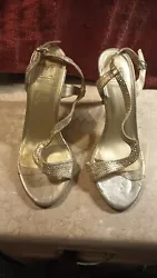 Womens Marinelli Dress Shoe Sz.7M. Pre-owned in good condition,some small wear. Goltone ,sandal ,open toe ,dresses...