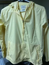 LL Bean Outdoors Yellow Rain Jacket Womens Size Small Packable Nylon Windbreaker. Excellent condition!!