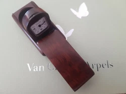 VAN CLEEF & ARPELS MONTRE DE POCHE OU SAC EN BOIS DAMOURETTE AVEC SA POCHETTE. ET FACTURE DE LA REVISISON.